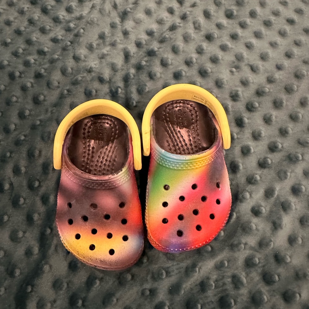 KIDS' CROCS TODDLER CLASSIC SOLARIZED CLOGS